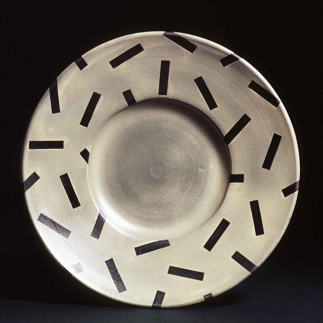 Keramiker-Sverre-Tveito-Holmen-Graat-fad-raaglasseret-diam78cm- Web